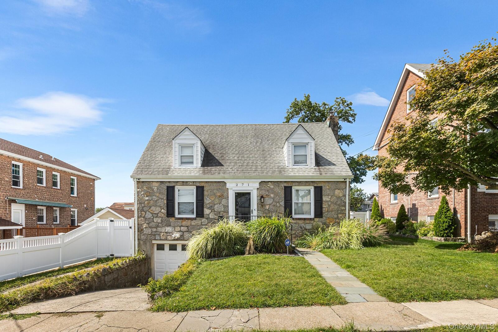 Property Photo:  271 Hayward Street  NY 10704 