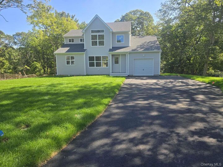 65 Gray Avenue  Medford NY 11763 photo