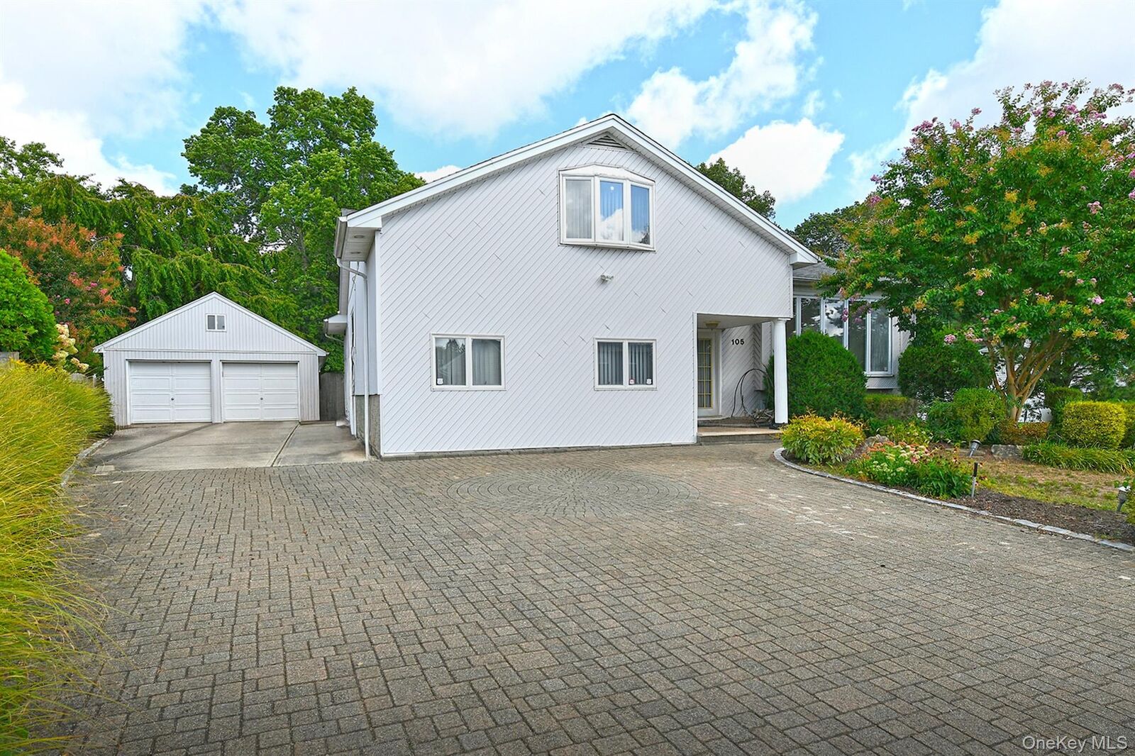 Property Photo:  105 Roxton Road  NY 11803 