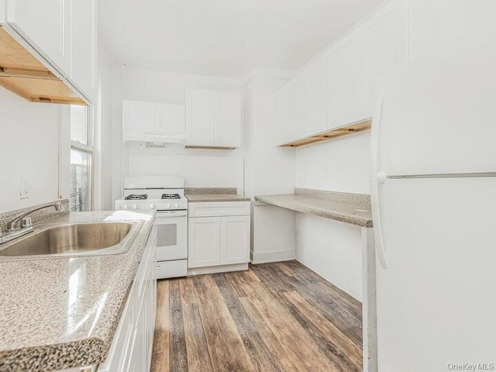 Property Photo:  557 S 5th Avenue  NY 10550 