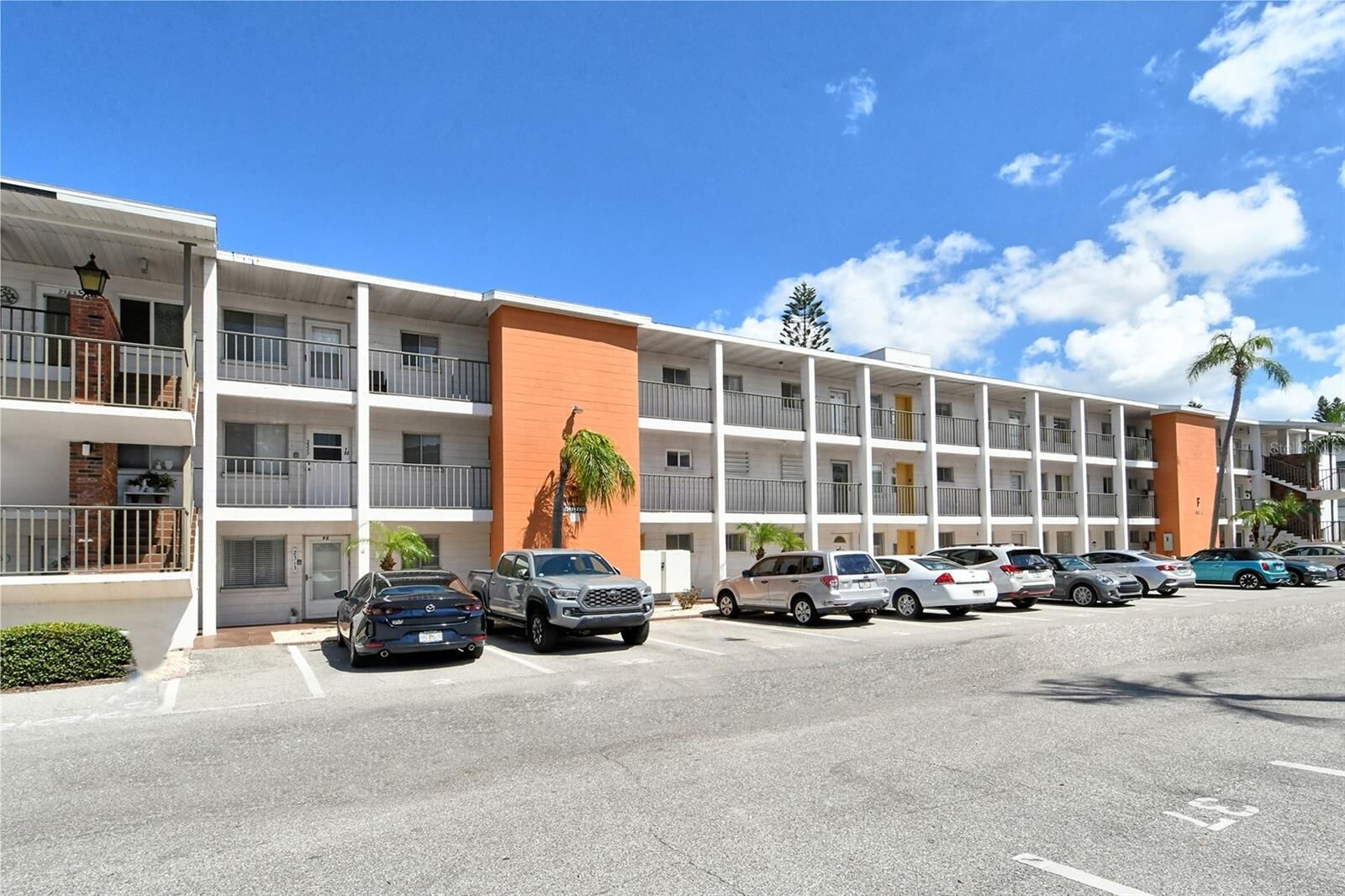 Property Photo: 2303 Canal Drive F7 FL 34207