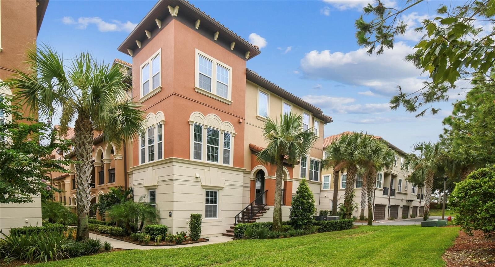 Property Photo: 928 Lobelia Dr FL 32746