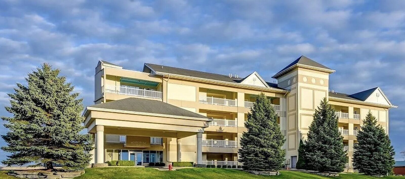 Property Photo:  576 N Huron Road Unit #102  MI 48703