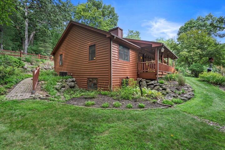 S98w32854 Genevieve Dr  Mukwonago WI 53149 photo
