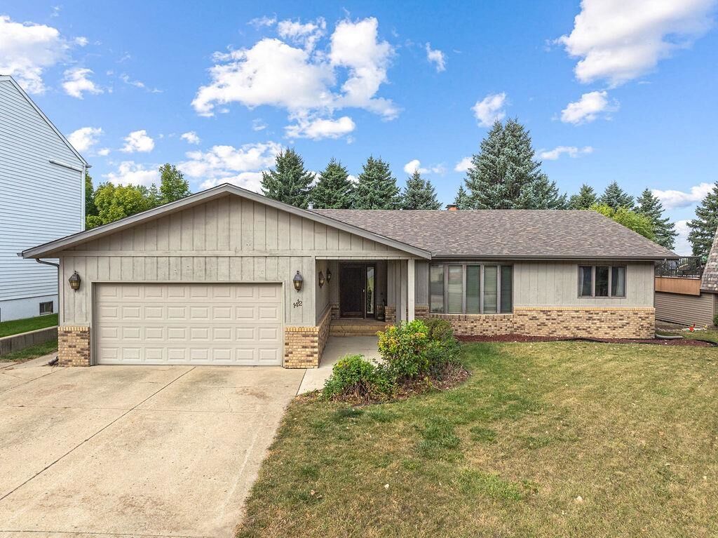 Property Photo: 1412 11th St SW ND 58701