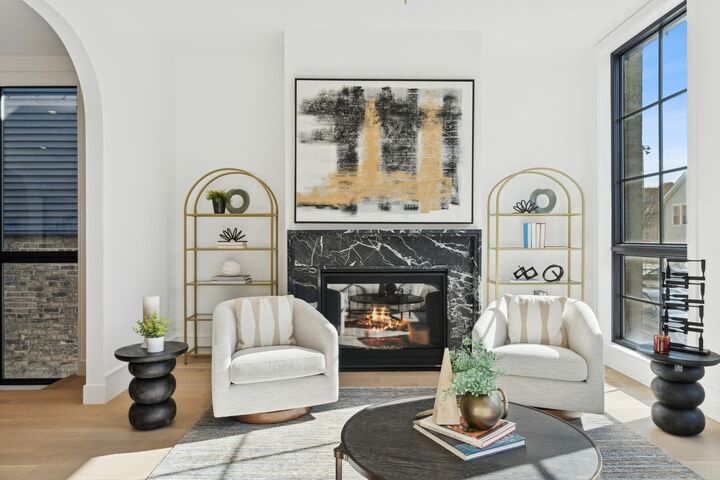 Property Photo:  2237 W Roscoe Street 2W  IL 60618 