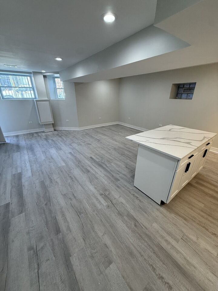 Property Photo:  2933 W Lexington Street Gdn  IL 60612 