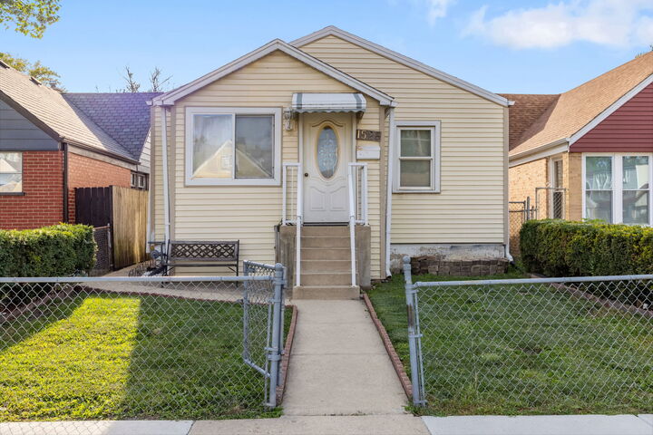 1528 N 39th Avenue  Stone Park IL 60165 photo