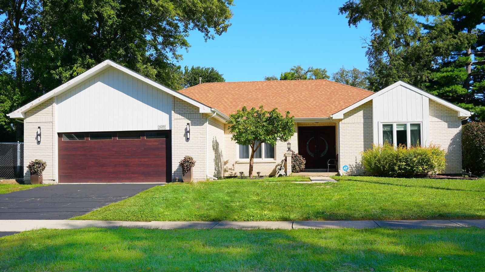 Property Photo:  4200 Washington Avenue  IL 60443 