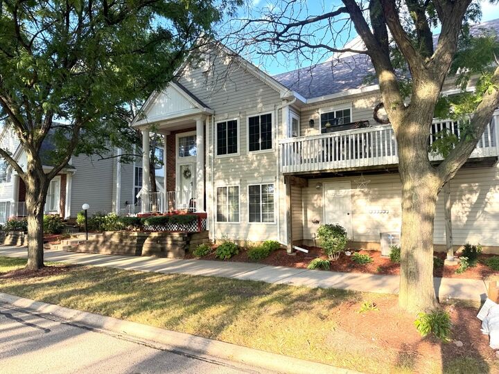 Property Photo: 321 Candlelight Court IL 60440