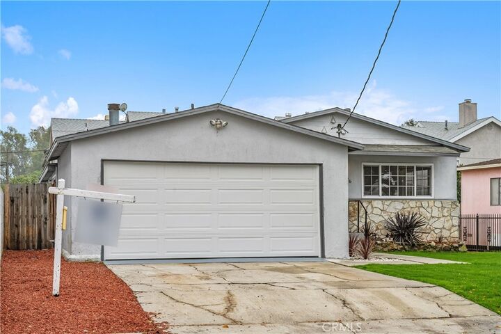 Property Photo:  1566 W 208th  CA 90501 