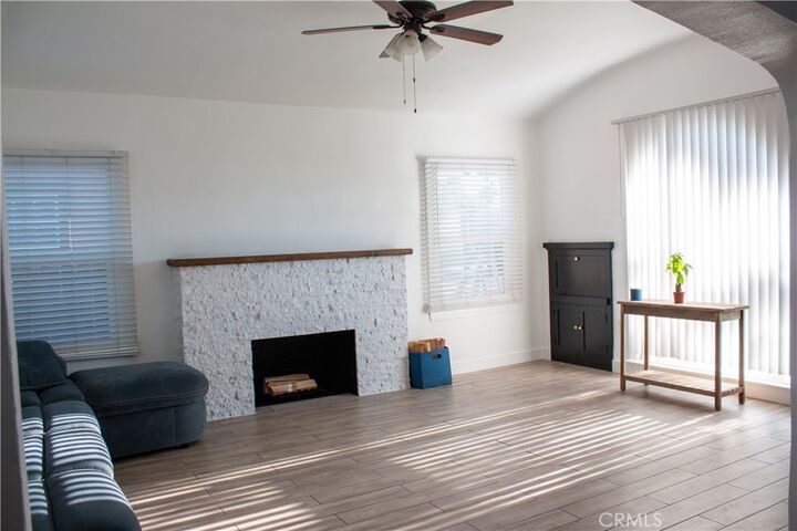 Property Photo:  718 S Poinsettia Avenue  CA 90221 