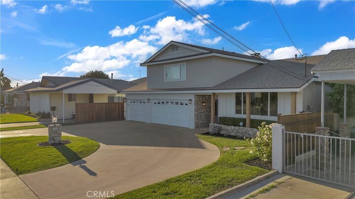 Property Photo:  9929 Park St  CA 90706 