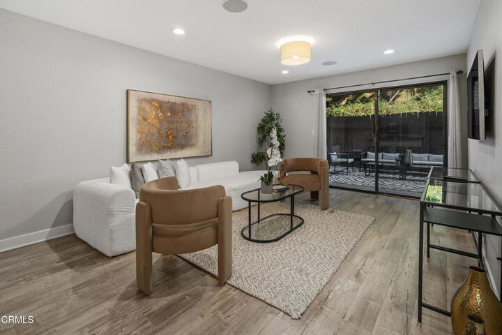Property Photo:  805 Temple Terrace 104  CA 90042 