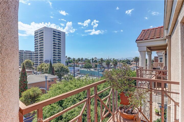 Property Photo:  801 Pine Avenue 407  CA 90813 