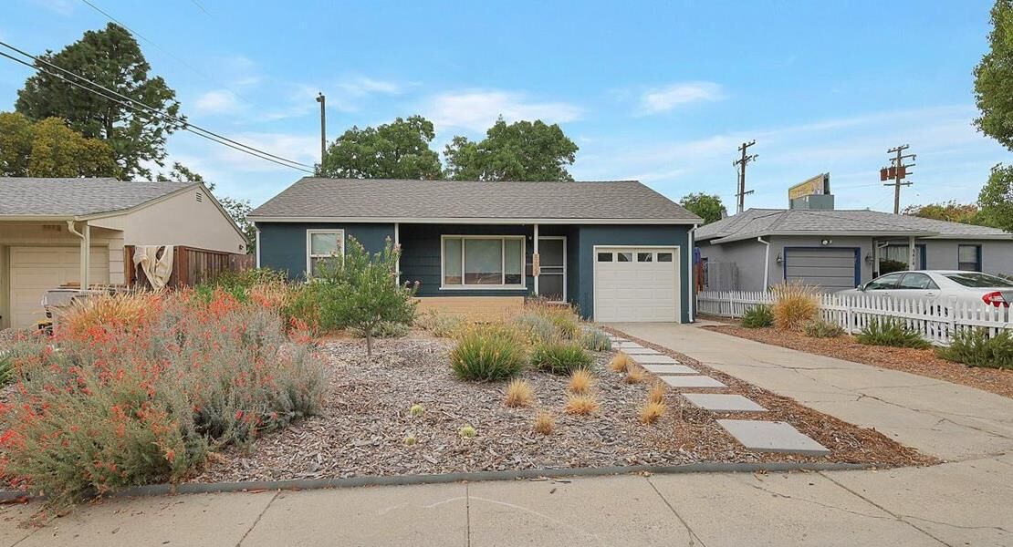 Property Photo: 5624 El Arado Way CA 95822