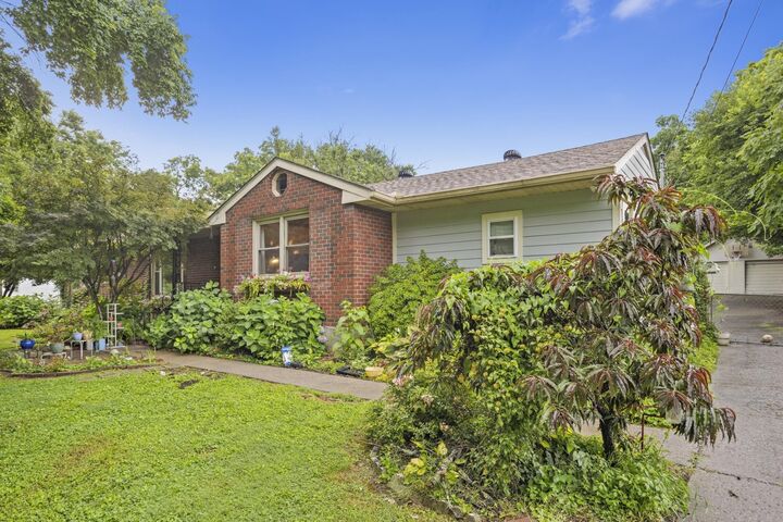 4117 Saunders Ave  Nashville TN 37216 photo