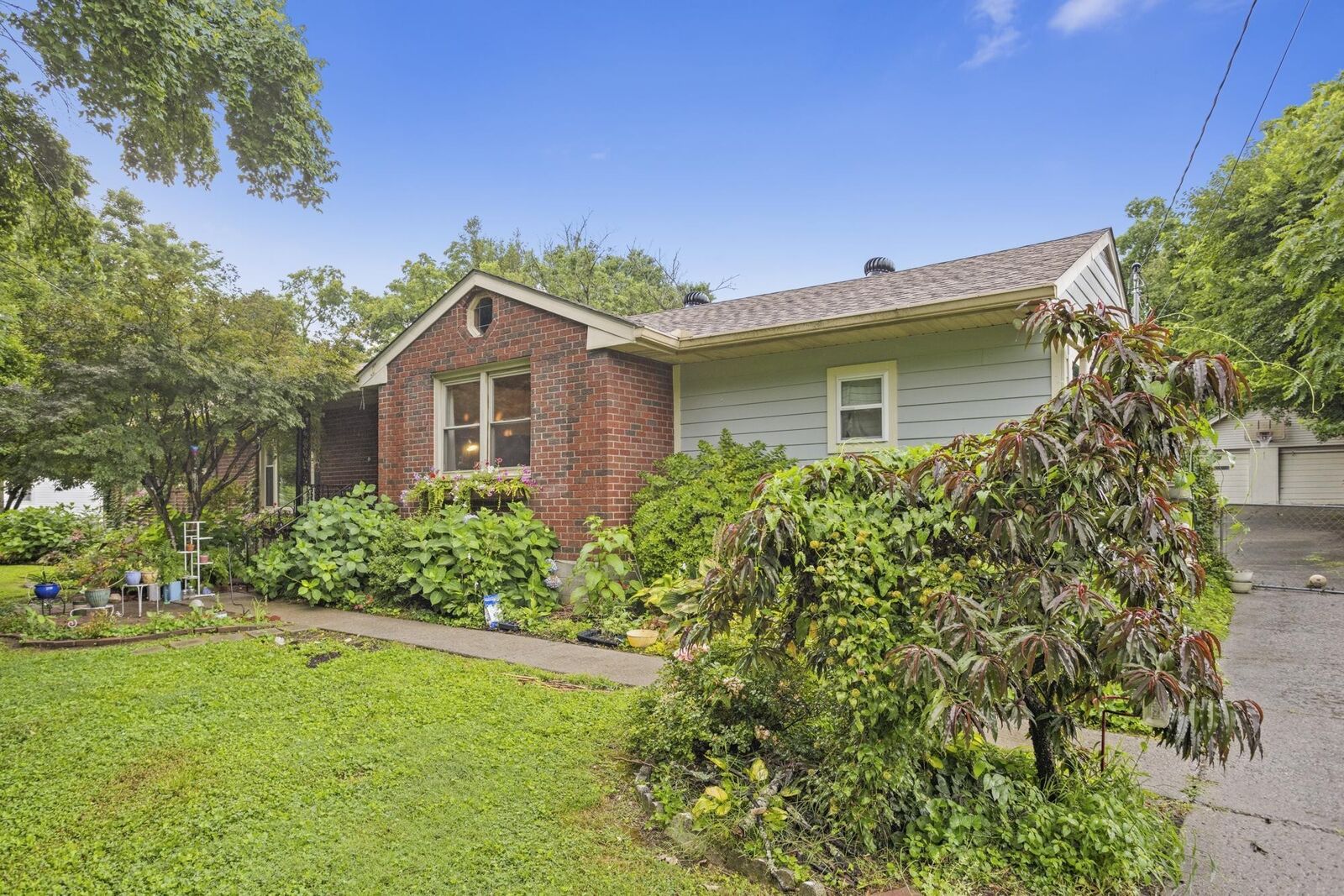 Property Photo:  4117 Saunders Ave  TN 37216 