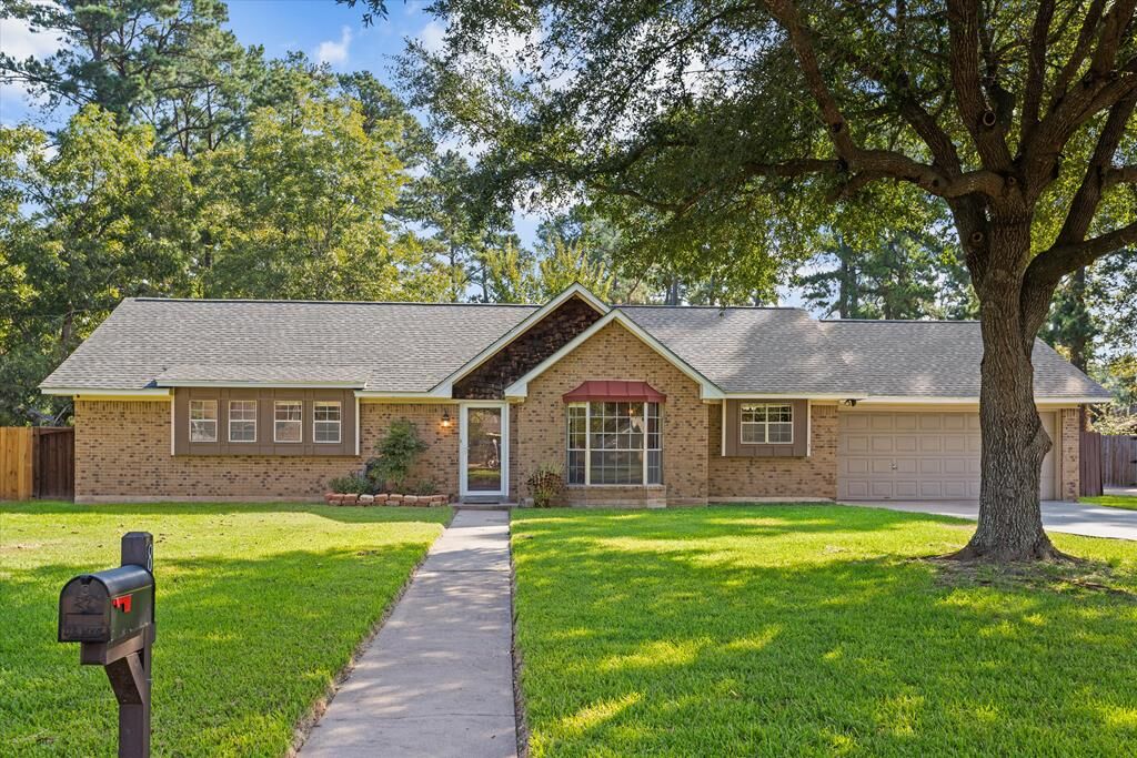 Property Photo:  8 Woodhue Ct.  TX 75904 