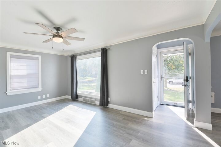 Property Photo: 6767 Greenleaf Avenue OH 44130
