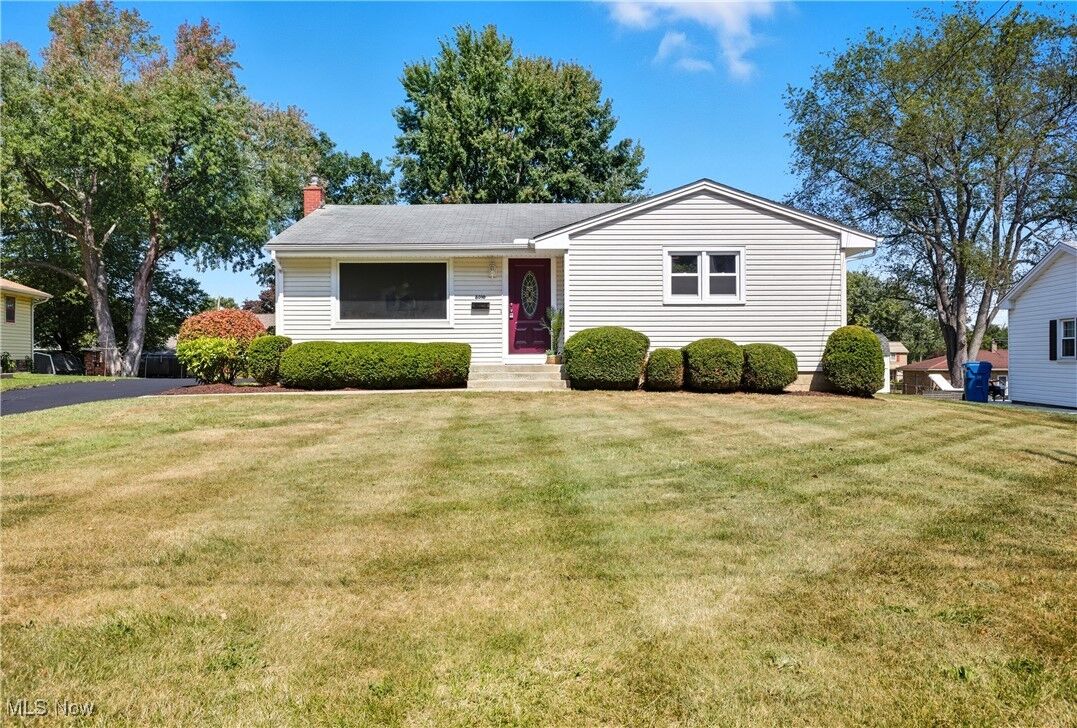 Property Photo:  8010 Sigle Lane  OH 44514 