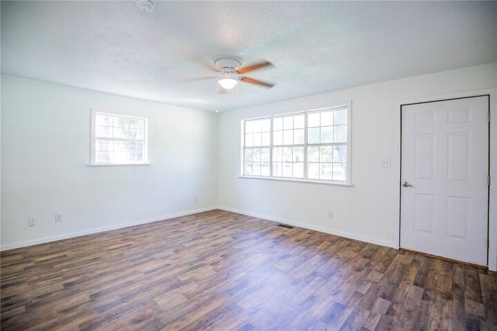 Property Photo: 1208 S Lake Sequoyah Drive AR 72701