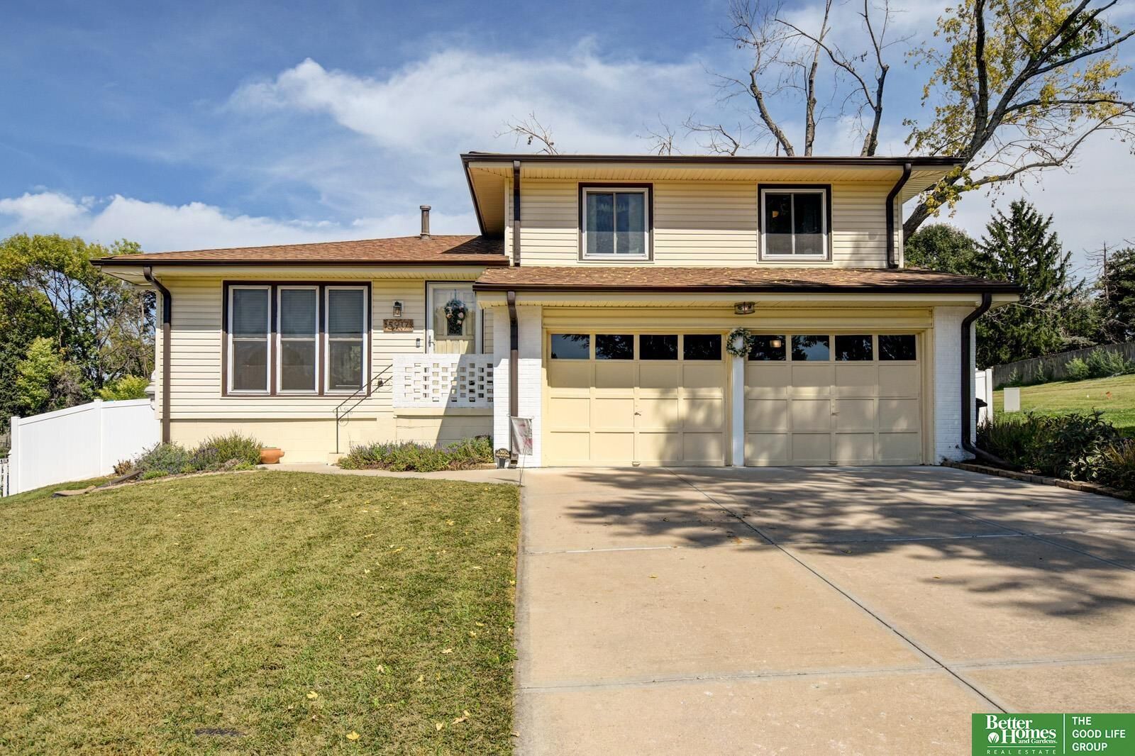 Property Photo:  5917 N 110th Circle  NE 68164 