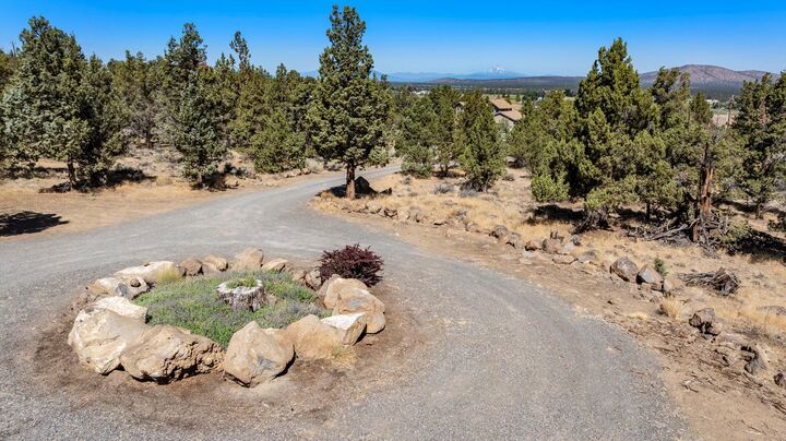 Property Photo:  21085 Arid Avenue  OR 97703 
