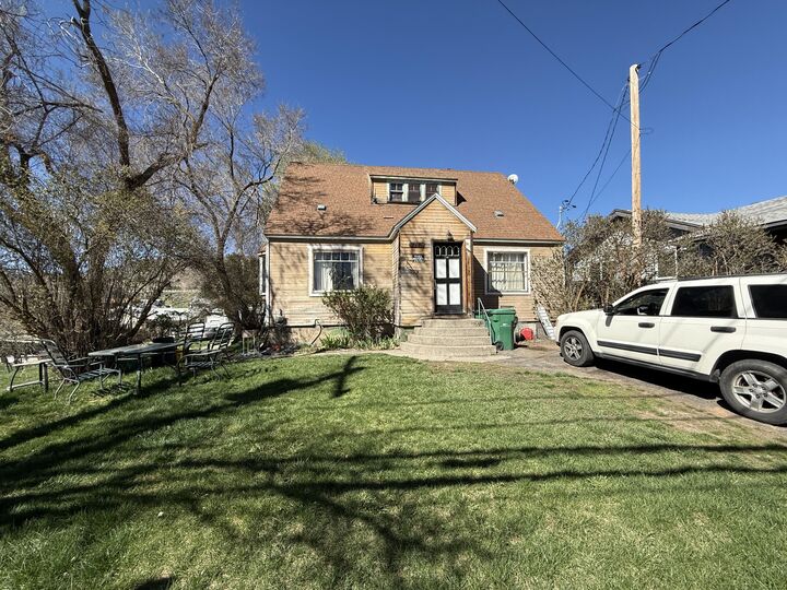 Property Photo: 1740 Riverside Drive OR 97601