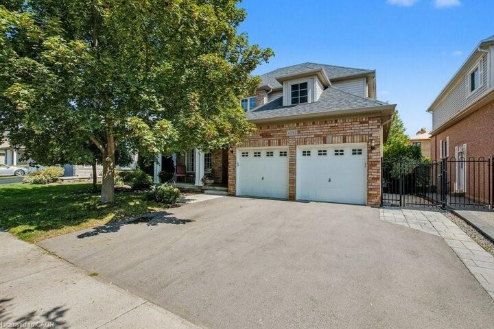 4292 Sarazen Drive  Burlington ON L7M 4Y9 photo