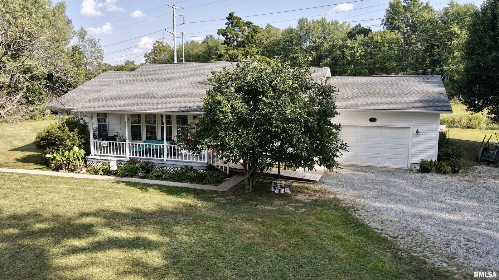 Property Photo: 1766 West Road IL 62896