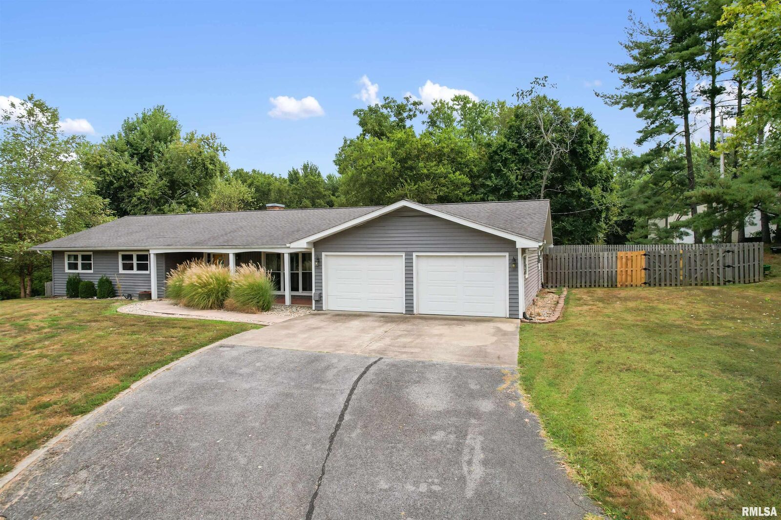 Property Photo: 345 Lovers Lane IL 62946
