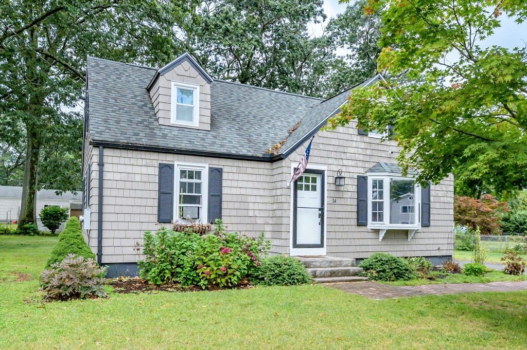 Property Photo: 34 Deslauriers St MA 01020