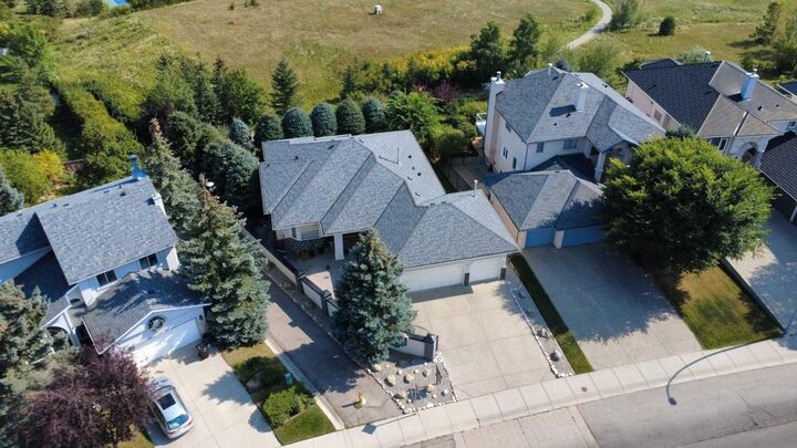 Photo de la propriété:  2922 Signal Hill Drive SW  AB T3H 2W1 