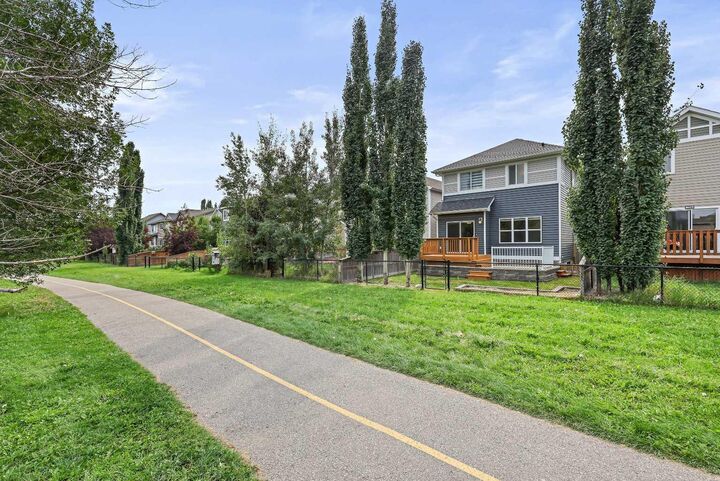 Photo de la propriété: 8018 Cougar Ridge Avenue SW AB T3H 5S1