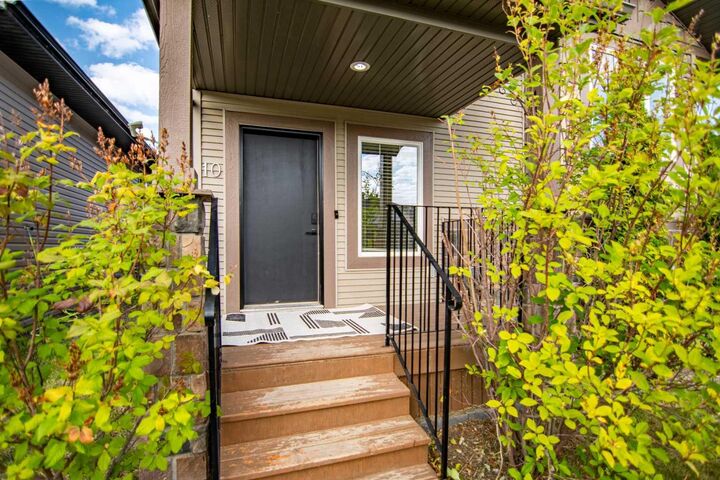 Property Photo: 10 Reynolds Road AB T4S 0C2