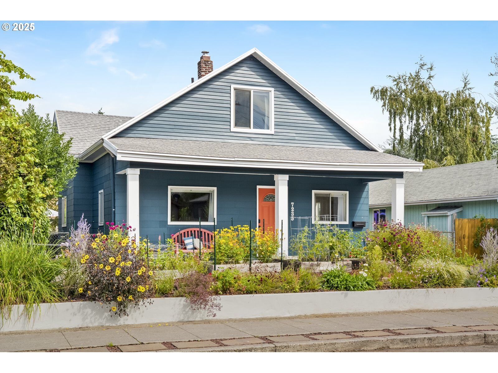 Property Photo: 7235 SE Insley St OR 97206