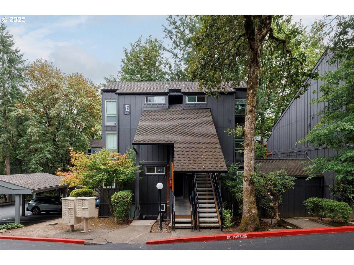 Property Photo: 100 Kerr Pkwy 34 OR 97035