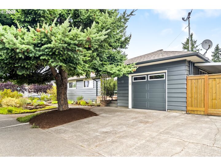Property Photo:  6211 NE Halsey St  OR 97213 