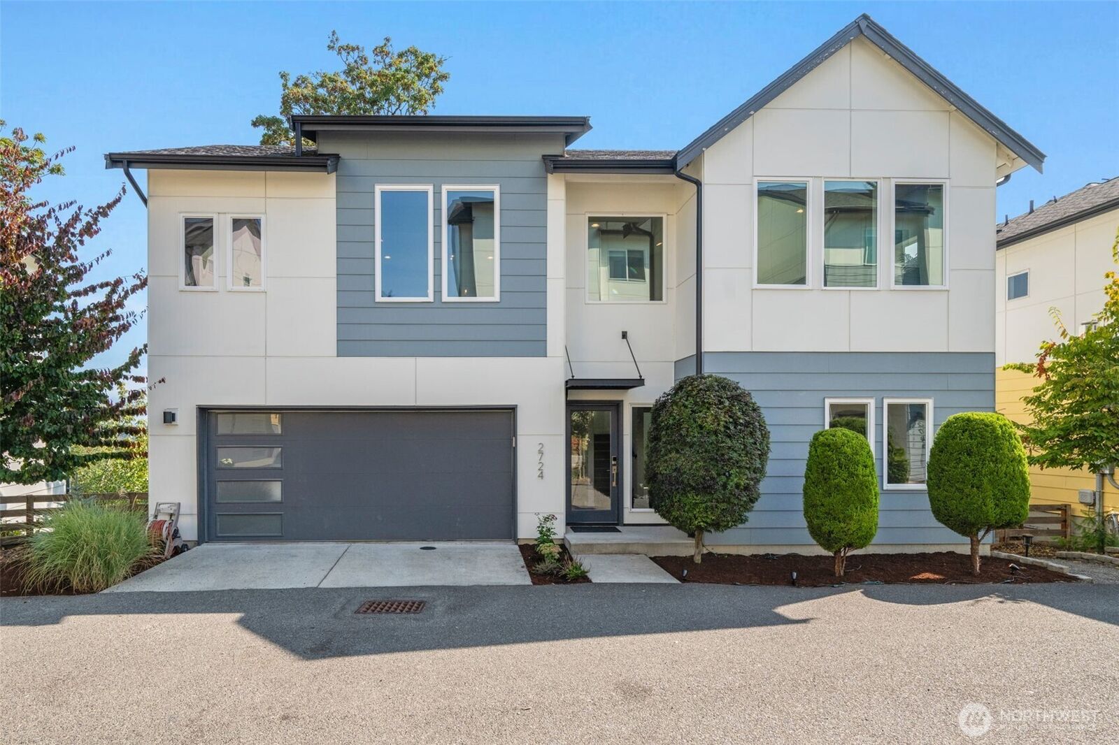 Property Photo:  2724 SW Holden Street  WA 98126 