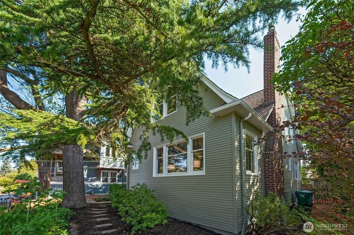 Property Photo: 6732 5th Avenue NW WA 98117