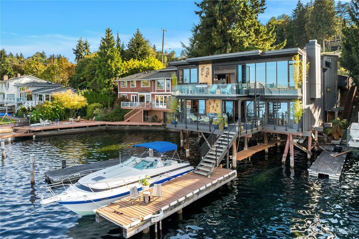 Property Photo:  9924  Rainier Avenue S  WA 98118 