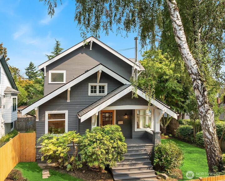 Property Photo:  5210  35th Avenue NE  WA 98105 