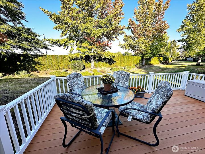 Property Photo:  1354 E Village Lane A  WA 98226 