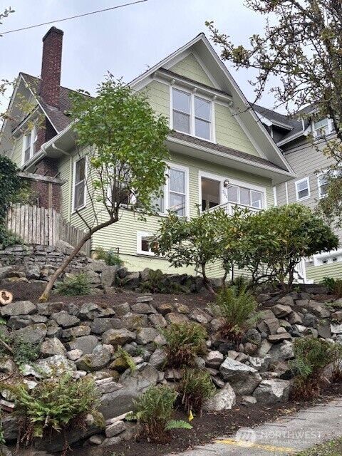 311 W Smith Street  Seattle WA 98119 photo