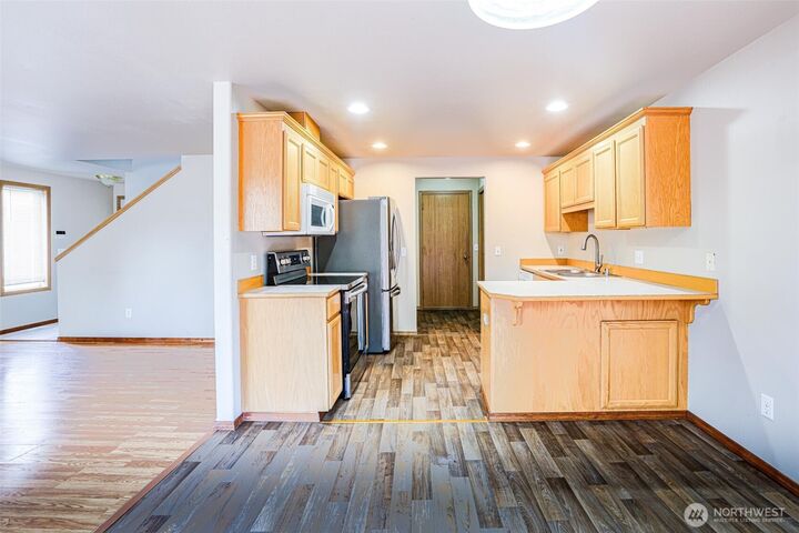 Property Photo:  1404  102nd Street E  WA 98445 