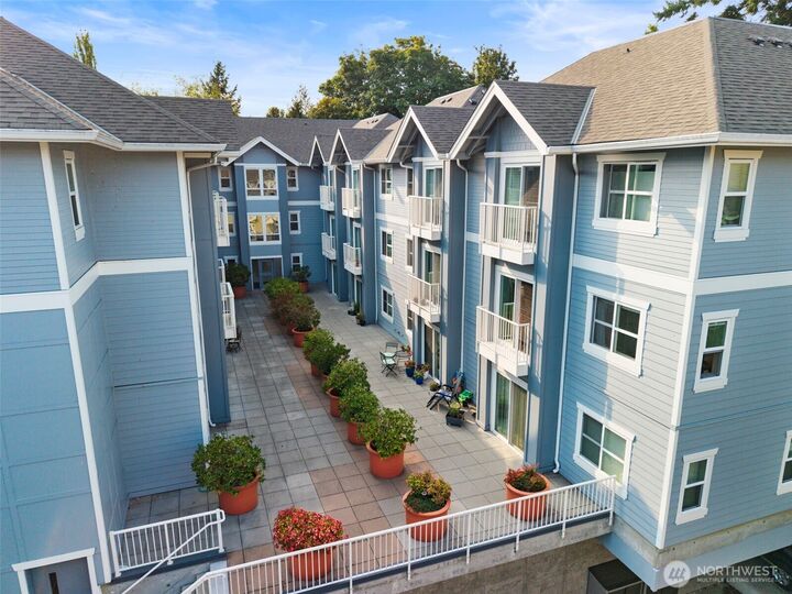 Property Photo: 300 High School Road NE 325 WA 98110