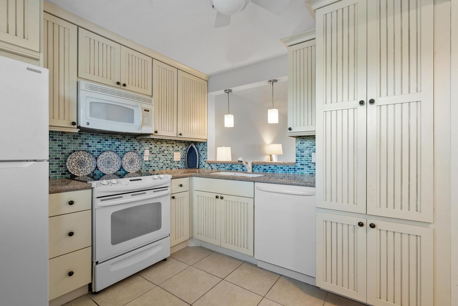 Property Photo:  2809 Florida Boulevard 307  FL 33483 