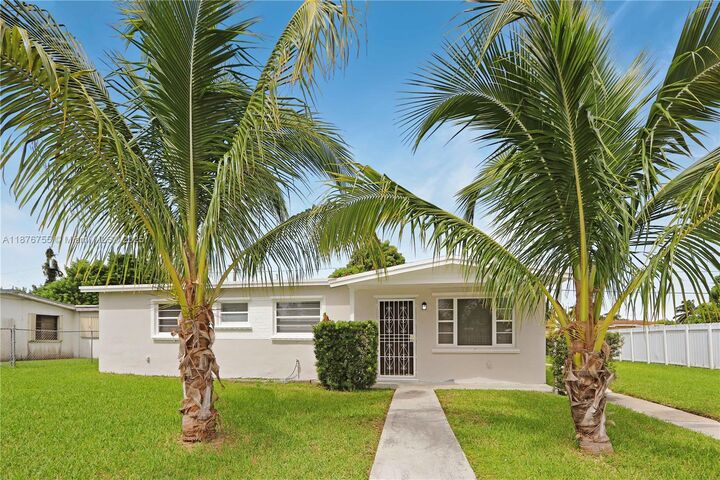 14700 SW 105th Ct  Miami FL 33176 photo