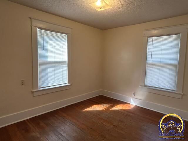 Property Photo: 734 SW Lindenwood Ave KS 66606
